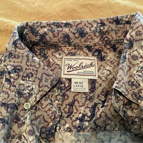 Vintage Men’s Woolrich Button-up - Picture 2 of 3